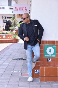 ANNIK & Diego Barrios TV Presentor and Personality wearing casual loafers
