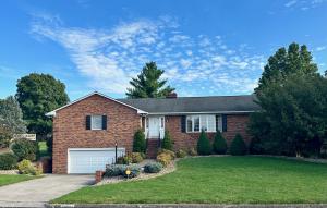 Well maintained & move-in ready 3 BR/3.5 BA custom built ranch/rambler style brick home on .3 +/- acres in Rockingham County, VA.