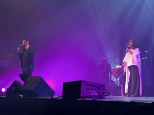 Todd Dulaney sings with Iconic Cece Winans on Stage