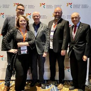 (L to R) The Greater Oshawa Chamber of Commerce's Jason King, Isabelle Foley, Peter Bocking pose with Canadian Chamber CEO Perrin Beatty, Facilitator Don Boudria