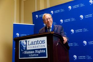 Professor Irwin Cotler delivers remarks at the 2023 Lantos Prize ceremony