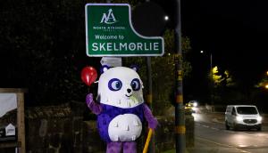 A Friendly Panda From Piñata Smashlings Roams Scottish Streets Looking For Halloween Clown