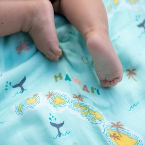Ku'u Home O Hawai'i Baby Quilt featuring baby toes and details of the quilt