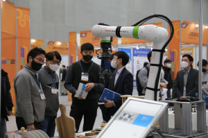 A scene from the booth of FANUC at SMATEC 2022 | Photo courtesy of SMATEC Executive Office