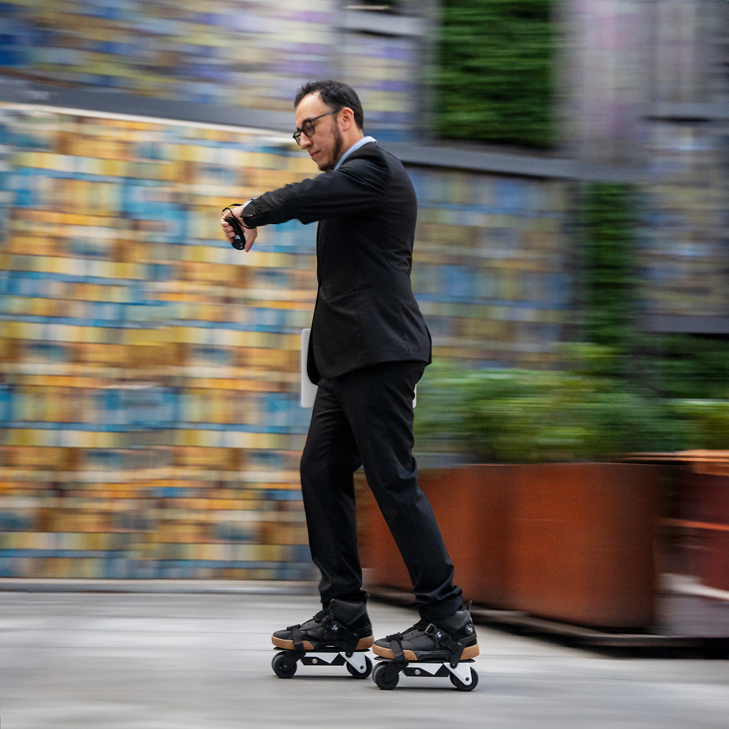 Easily complete your daily commute in the Rollwalk eRW 3 motorized shoes.