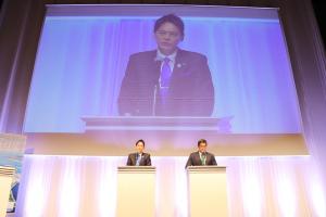 Mayor of Yokohama and Governor of Bangkok launching Joint Declaration