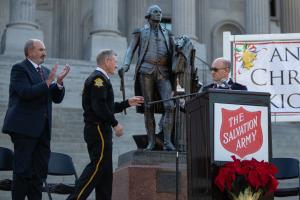 South Carolina Sheriff receives Salvation Army bell-ringer commendation award