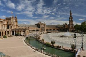A new travel agency for travelers in Seville