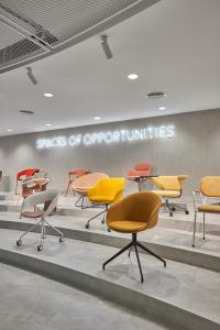 KPS Mart® is an independent business-to-business furnishing resource.