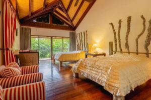 family-friendly-bedroom-in-luxury-villa