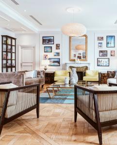 Living room in a Parisian Apartment