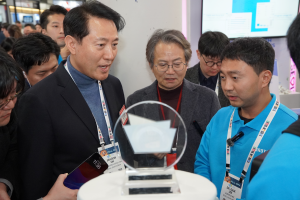 Mayor Oh Se-hoon toured the Seoul Pavilion at 'CES 2024' on January 9th, 10 a.m. local time in Las Vegas.