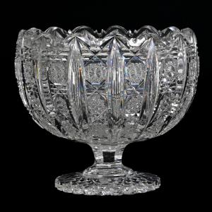 This ABCG punch bowl signed Hawkes in the rare Panel & Pillar pattern, weighing 16 pounds, had a large scalloped hobstar foot and an exceptional blank. It realized $28,000 in the Sept. 9, 2023 auction.