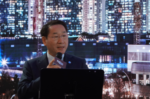 On January 9th, Mayor Yoo Jeong-bok introduced the future vision of Incheon's first-class smart hub city at the Incheon IFEZ Pavilion set up in the North Hall of the Las Vegas Convention Center
