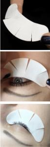 Applying The Lashe Restorative Gel Patches