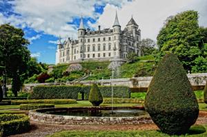 Complete Guide of Historical Castles and Michelin-starred Restaurants in Scotland