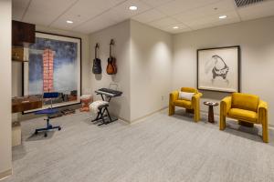 Alpas Wellness Maryland Recovery Center Music Room