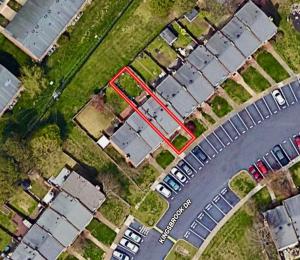 Move-in ready & well maintained 2 BR/1 full & 2 half BA townhome in the Windsor Park area of Henrico County...only minutes from all major thoroughfares, Short Pump and downtown Richmond. & VCU!!