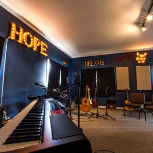 RU Austin Detox Music Room