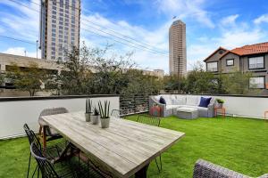 Heights Treatment Drug Rehab Rooftop