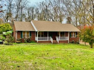 Well-built 3 BR/2 BA ranch style brick home on 5± ac. in Goochland County, VA •	This home measures 1,929± finished sf., and features an open concept floor plan with an eat-kitchen (all appliances convey), dining area/living area, great room, attic w/pull down access
