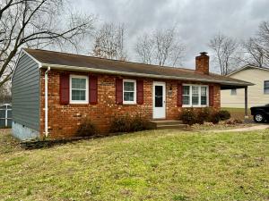 2 BR/1.5 BA ranch style home on .23 +/- acre subdivision lot in Spotsylvania County, VA.  This home measures 1,000± finished sf., and features an eat-kitchen (all appliances convey), family room w/fireplace (insert), laundry room/mud room, attic w/pull down stair access