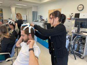 Therapist being trained on Synphne