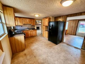 3 BR/1.5 BA home w/walk-out basement on .50± acres in Bland, VA.  This home measures 1,219± finished sf. & 931± unfinished sf. basement and features an eat-in kitchen (oven/range is the only appliance); living room w/gas logs; dining room; unfinished walk-out basement