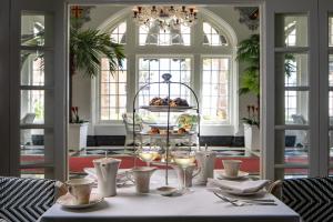 Grand Galvez renowned for its timeless elegance and luxurious experiences, invites guests to savor the epitome of a British High Tea tradition with a touch of sparkle.  Every Saturday afternoon from 2:00pm CT to 4:00pm CT, the Grand Galvez High Tea promis
