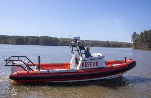 Fluid Watercraft SAR 26 on the water