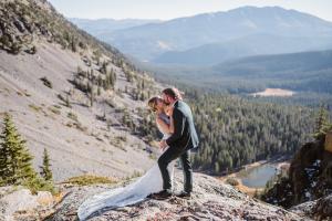 Couple Kissing at their Colorado Elopement