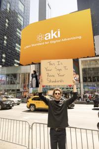 Aki Technologies and @dudewithsign Partnership Promotes Elevated Social Marketing Standards