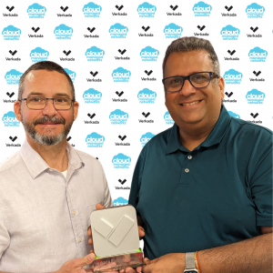 David Frankland & Vicky Bagwalla, Co-Founders of Cloud Managed Networks accepting Verkada Platinum Award