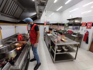 Global Cloud Kitchen Market