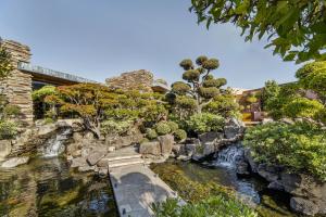 Terraced Japanese landscaping designed by Kimio Kimura