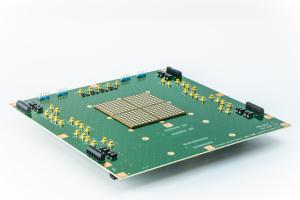 FUJIKURA EXHIBITS 5G MILLIMETER-WAVE PHASED ARRAY ANTENNA MODULE『FutureAccess』HIGH-POWER VERSION TYPE-C at THE IMS 2024