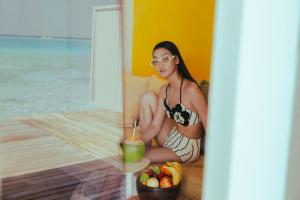 The Standard, Huruvalhi Maldives offers a new “Beach & Overwater Villas” package