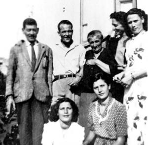 Teresa Murolo, standing, center; photo courtesy of the Troisi family