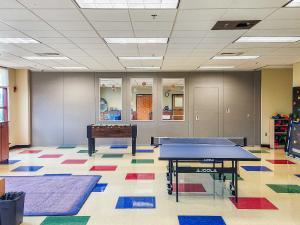 YMCA Rocky Run: The newly refurbished Modernfold Acousti-Seal Premier panels create versatile spaces for community activities.