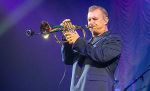 Carl Fischer performing on flugelhorn