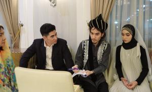 ในรูปนี้ ท่านพี่โอ๊คป๊าปาทานข่านกันต์ดนัยซัยยิดแต่งงานกับเจ้าสาวยัสมี ประนิดิง มีแขกมาร่วมบันทึกภาพงานแต่งจริง สำคัญสองท่านได้แก่แม่ของท่านเจ้าพี่โอ๊ค และน้องชายที่เป็นญาติแท้ๆคือคุณกันต์ ธนพัฒน์ แจ่มปรีชา