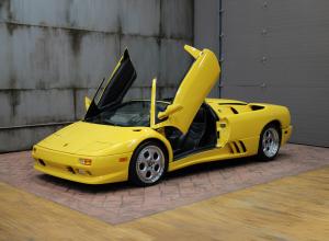 Lamborghini Diablo ‘Wolf of Wall Street’ VT Roadster and Grateful Dead Pickup to be auctioned in Indiana this month