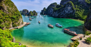 places-to-visit-in-vietnam-with-family-1-halong-bay