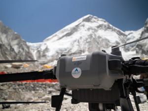 Esaiyo and  Airlift expedition expands to assist decades old ecological problems on Mount Everest