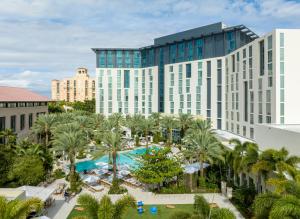 Hilton West Palm Beach offers Flavorful Fall Specials