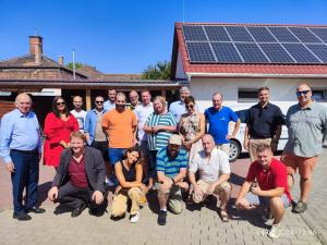 Roundtable discussion with Slovakian and Hungarian citizens on cross-border cooperation, Schengen, and the Danube. Group photo taken at Restaurant Aranytál, Komárom.