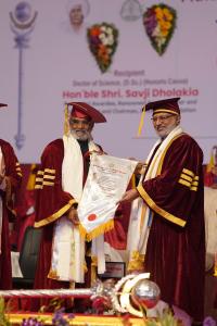 India’s Lake Maker Savjibhai Dholakia Receives Honorary Doctorate of Science for His Noble Contribution to Environment