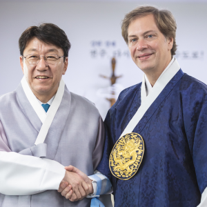 Steve Barakatt with the Mayor of Jeonju Woo Beom-ki