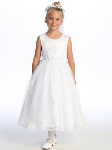 Malcolm Royce Unveils New Collection of Communion Dresses for the 2025 Season