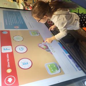Classroom literacy lessons using Footsteps2Brilliance on an interactive whiteboard
